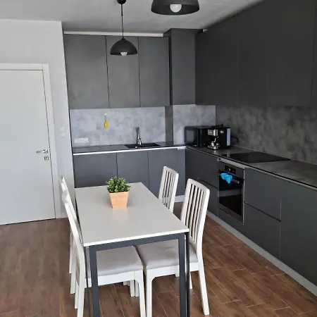 Apartment Модерен И Стилен Апартамент За Гости 